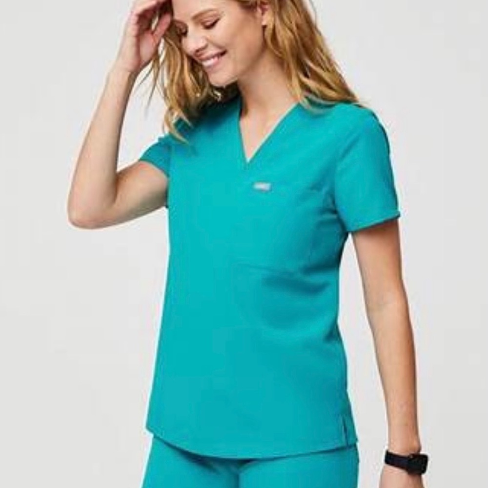 Figs Catarina teal scrub top